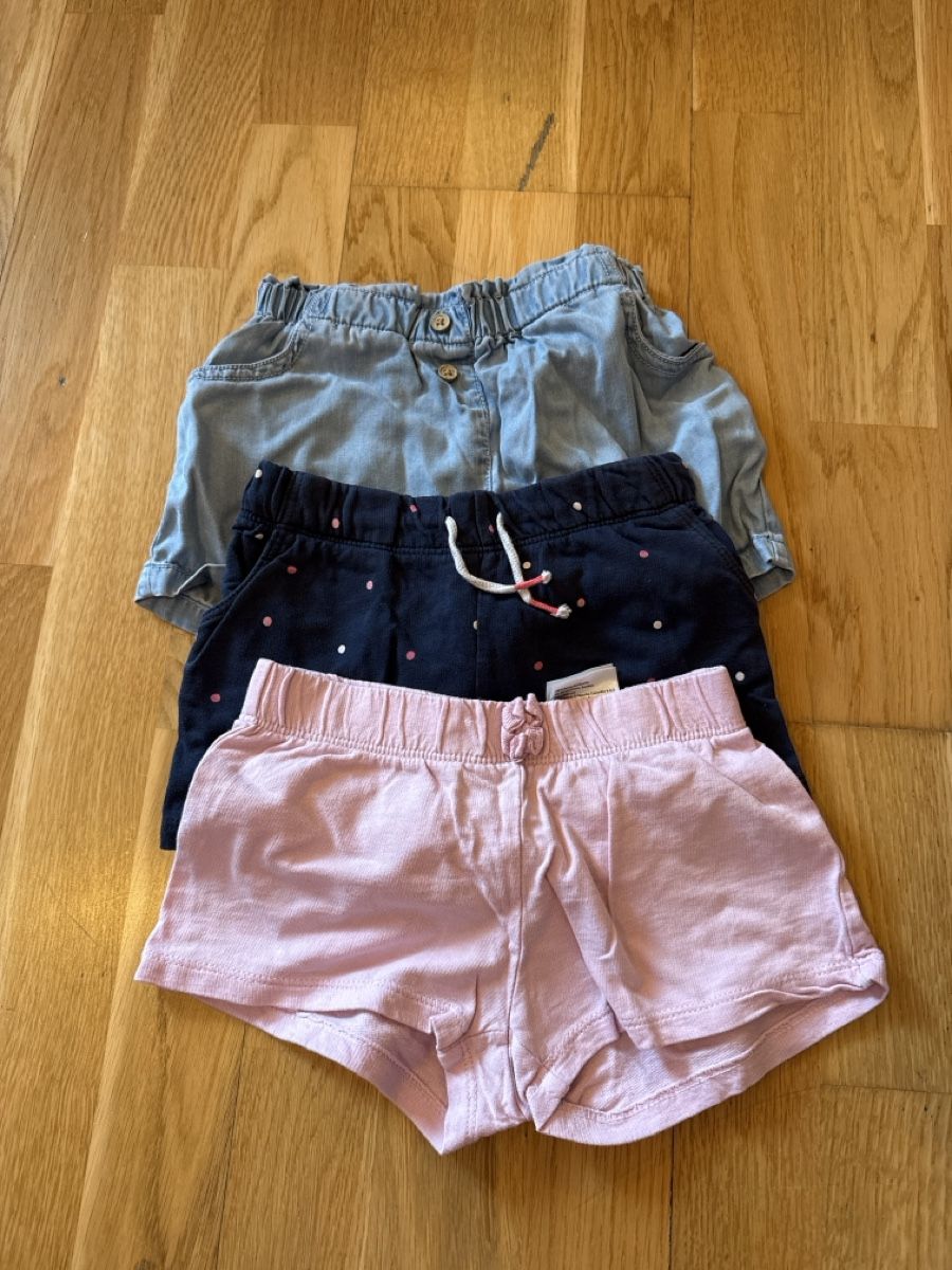 Pantaloni: Shorts, Grösse 98 – Usato da Ottikon venduto da Domito