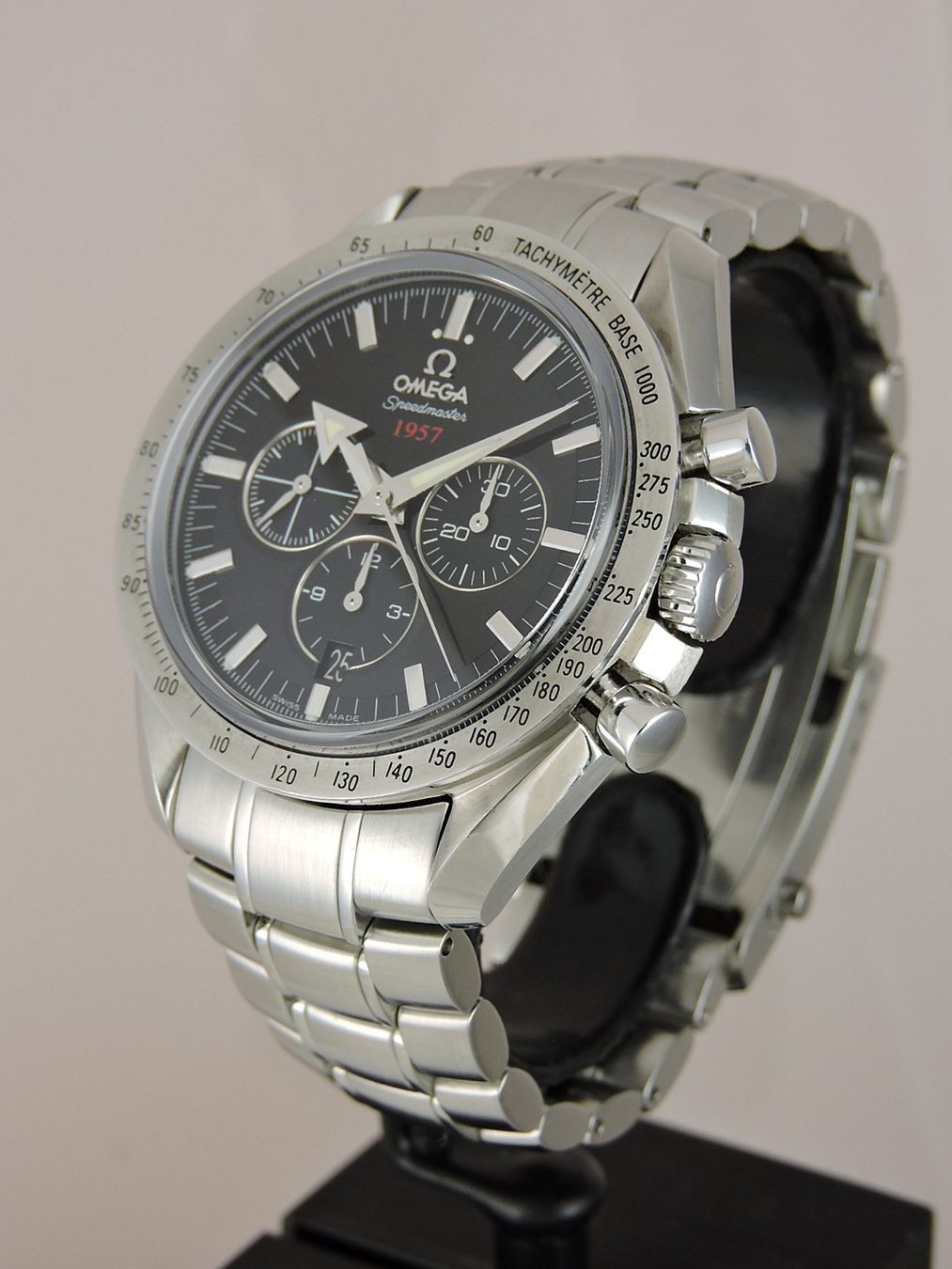 Omega Uhren: 2015 Omega Speedmaster Broad Arrow 1957 - Serviced, B&P – Gebraucht aus Bern von Vintage-Oyster 1