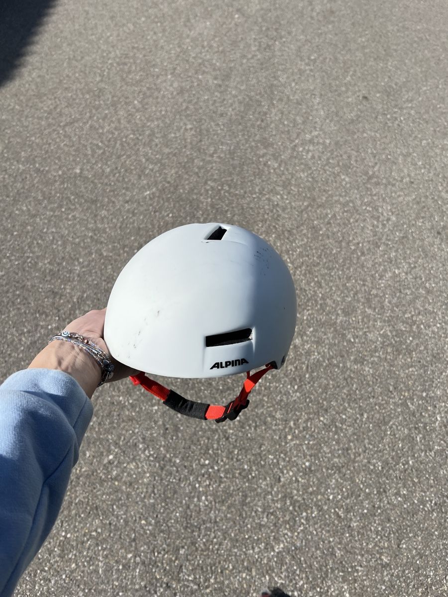 Alpina Caschi: Freestyle Helm – Usato da Hittnau venduto da gymrat007
