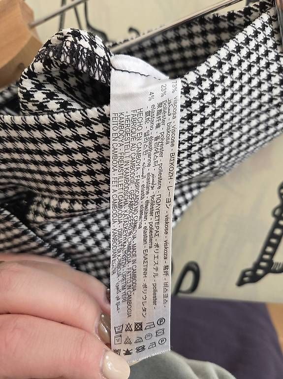 Zara Pantaloni: Gemusterte Zara Stretch Hosen – Usato da Rüfenacht BE venduto da Biancaro 2