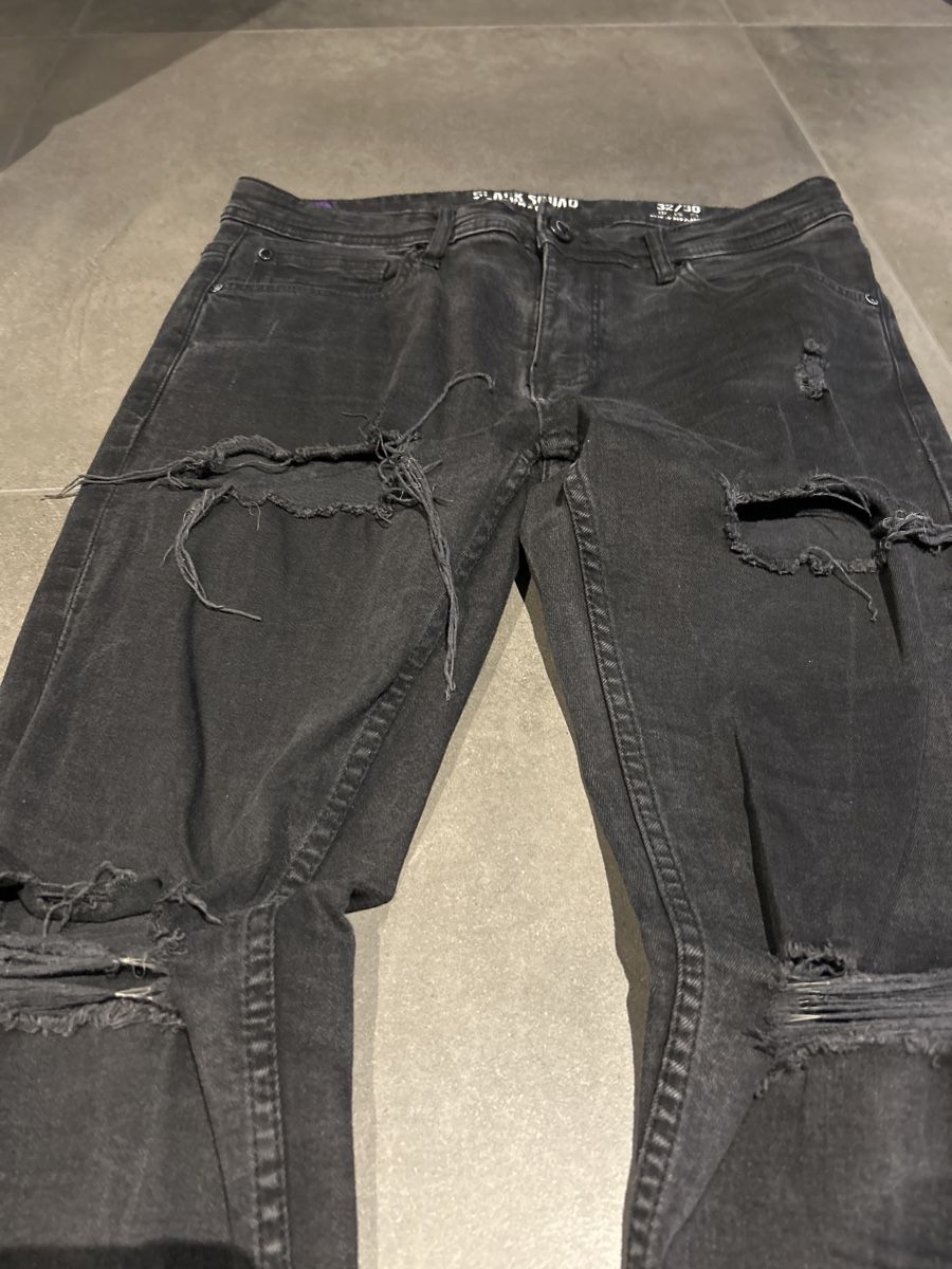 Jeans: Jeans Black Squad taille 32 – Usato da Delémont venduto da Ma_LoU.01 1