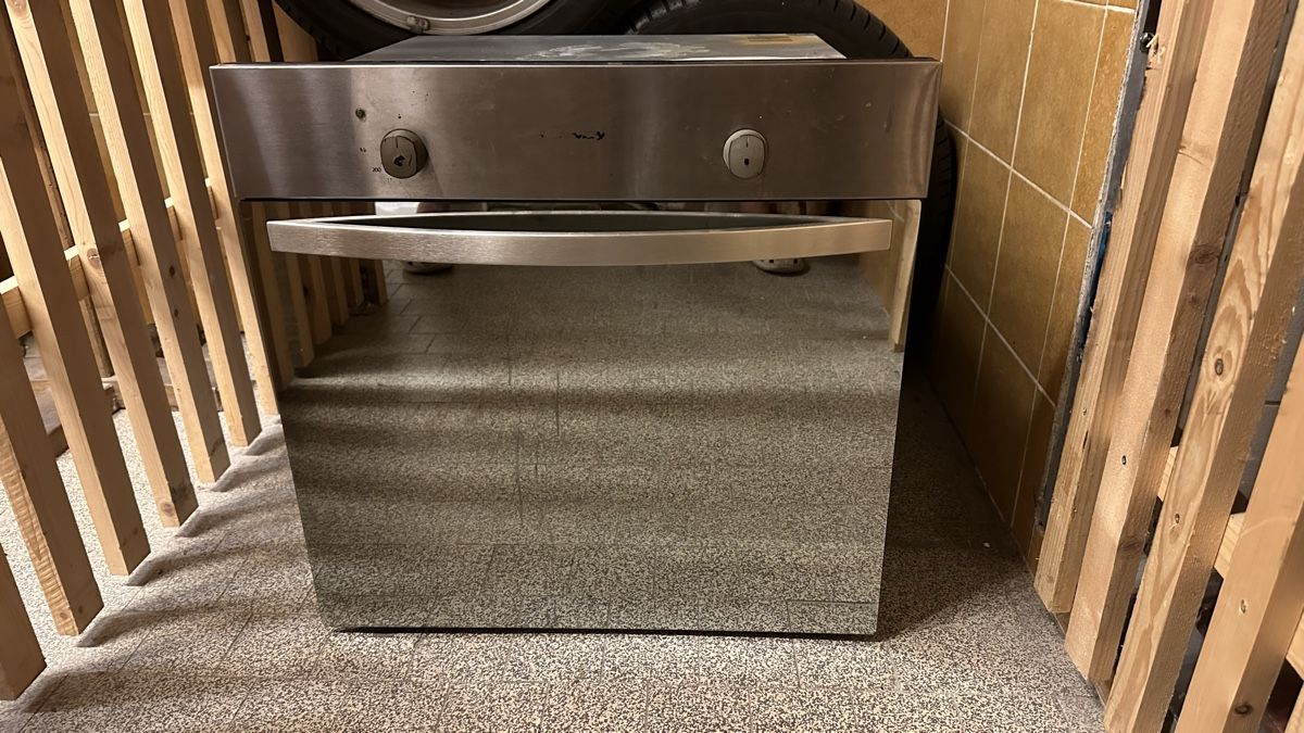 Cucine: Funktionstüchtiger Candy Einbauherd zu verschenken – Usato da Vira  (Gambarogno) venduto da Ontheoffroad
