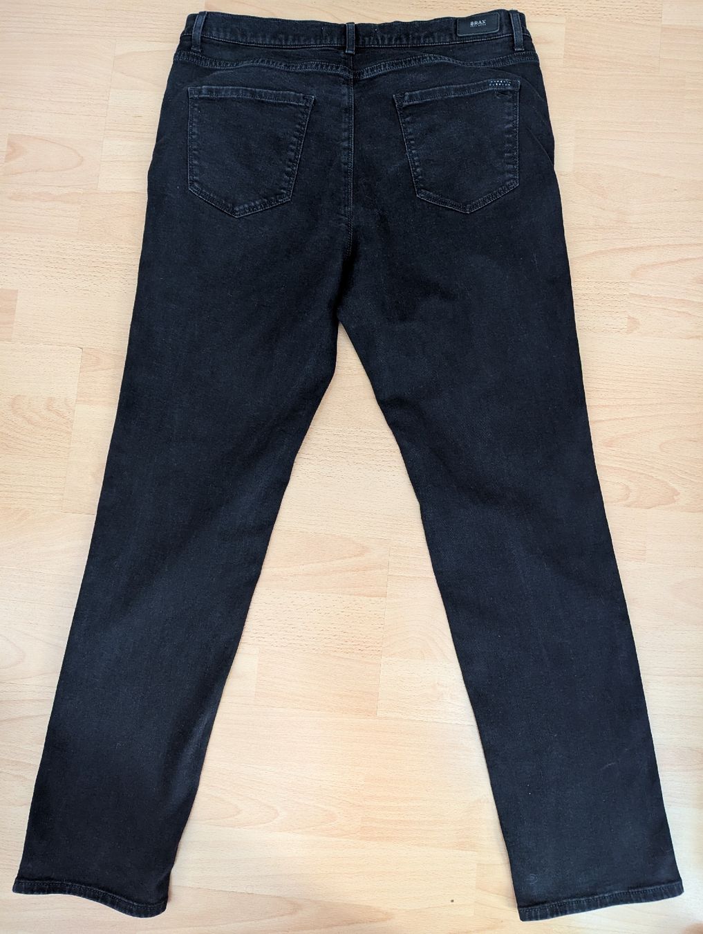 Brax Jeans: jean brax 42 noir – Usato da Montreux venduto da dem_gyt9 2