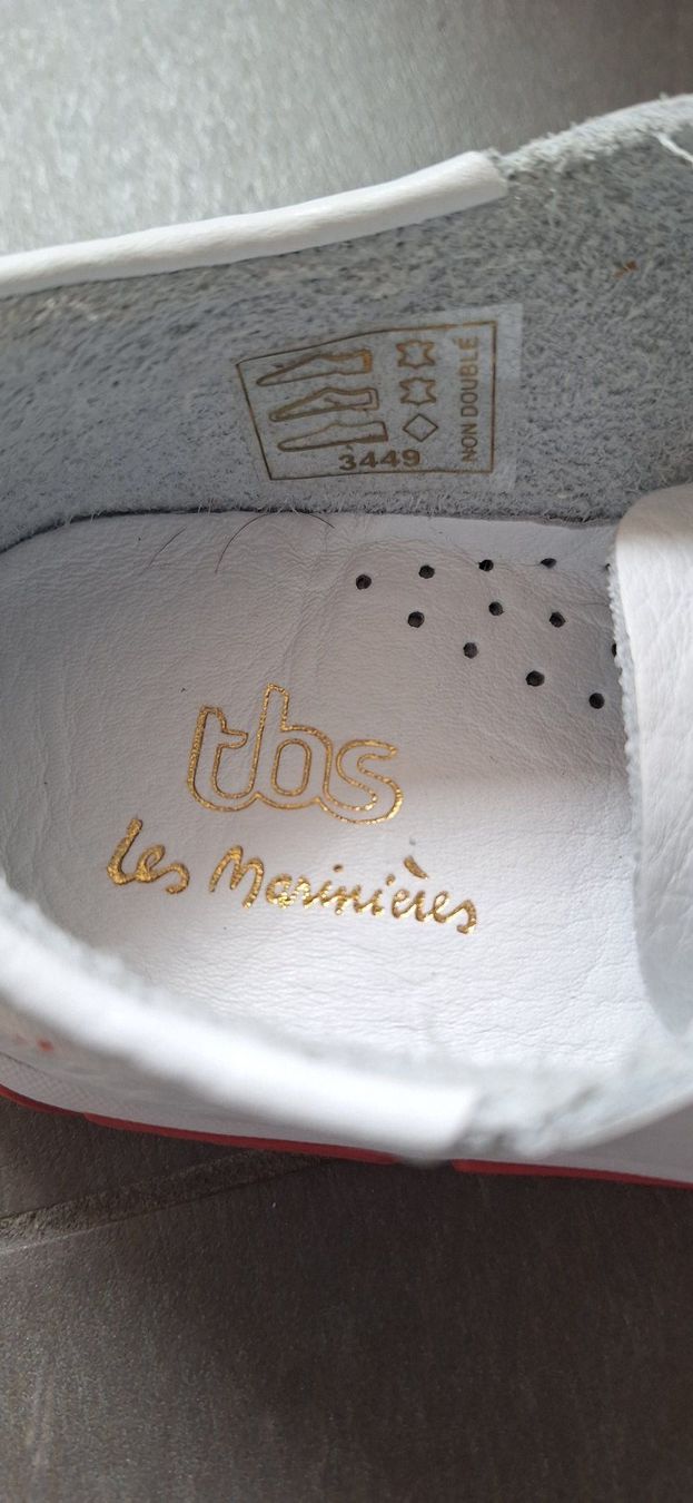 TBS Scarpe da donna: TBS, sneaker blanches, les marinières – Nuovo e nell'imballaggio originale da Lussery-Villars venduto da pousinete02 7