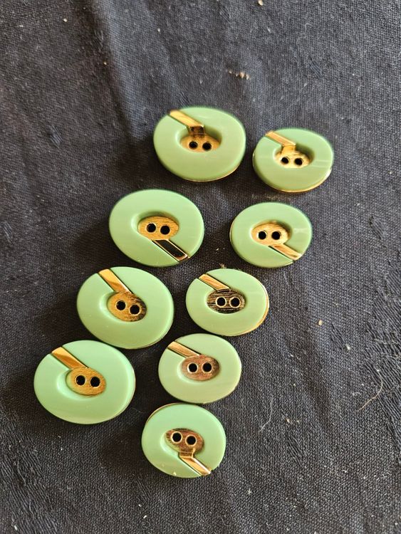 Lot De 9 Boutons Vintage Verts Style Corne, Diamètre 2.3 Cm, Pour Couture Ou Déco, Occasion