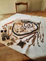 Konvolut Schmuck, Halsketten, Manschettenknöpfe, Anhänger
