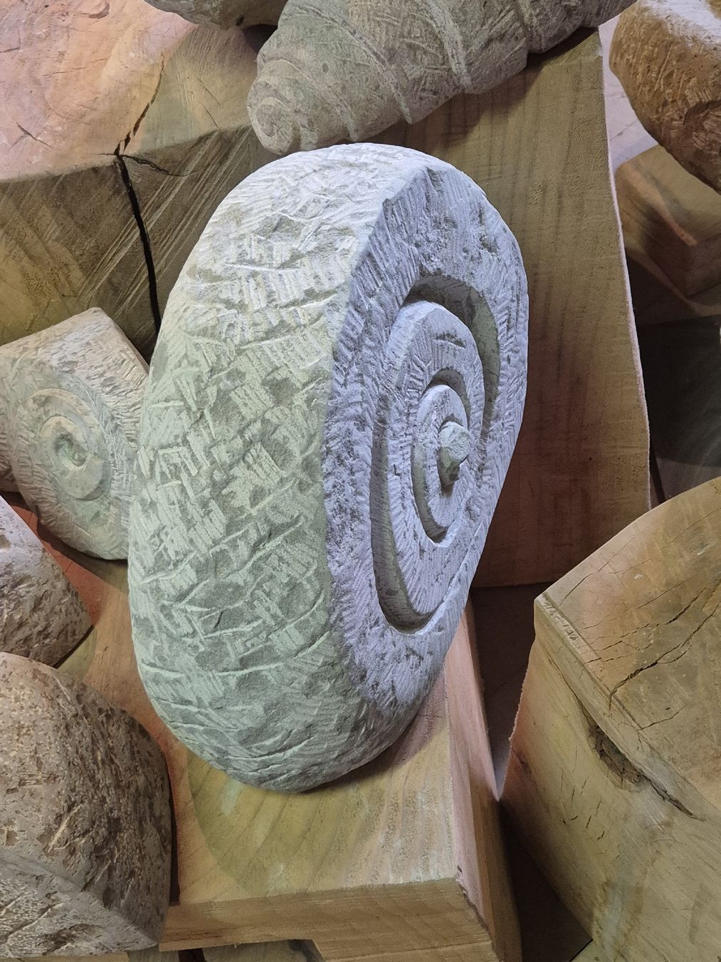 Figuren: Gartendeko Sandsteinschnecke – Neu (gemäss Beschreibung) aus Ehrendingen von Amigo5 1