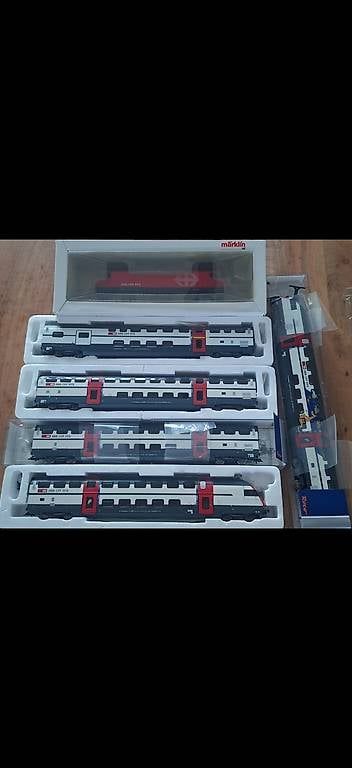 Roco Modellini di ferrovie: Roco IC 2000 mit Märklin/hamo Re 460 – Usato da Brügg BE venduto da Milleracer