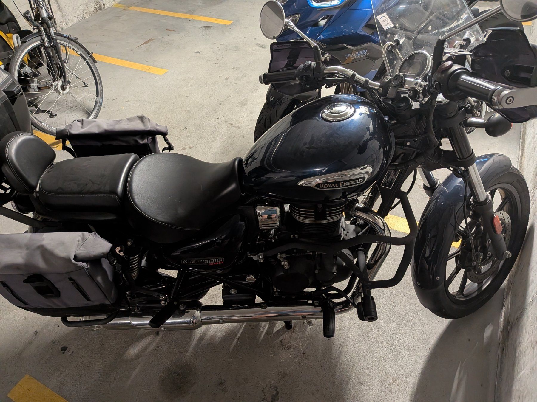 Royal Enfield Chopper: Royal Enfield Meteor 350 blau – Usato da Horw venduto da Pattini 2