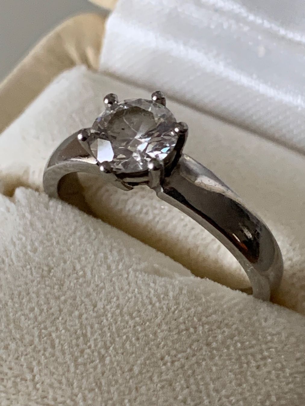 Anelli: 1.01ct. F/VVS1 Solitaire, Platin, GIA – Nuovo (secondo la descrizione) da St. Gallen venduto da Buddy74