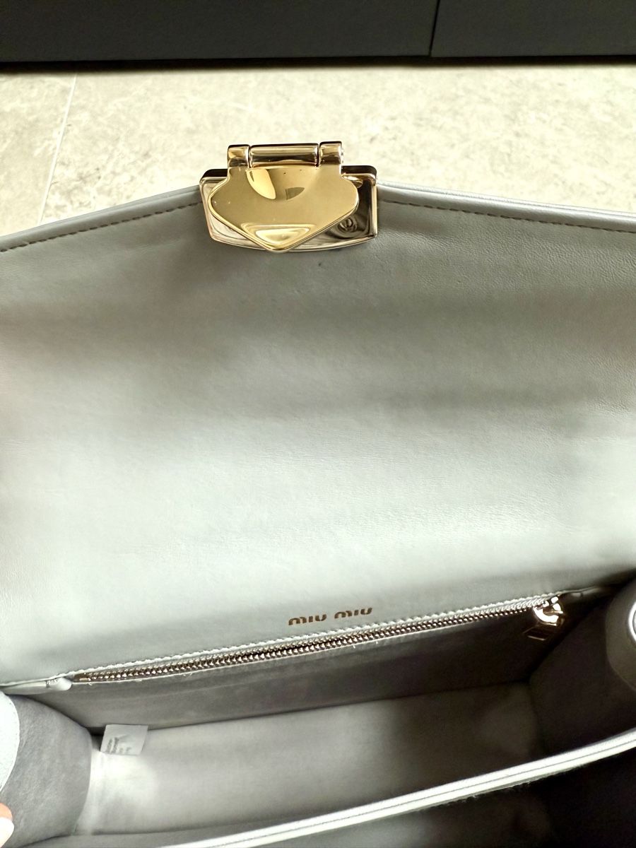 Miu Miu Borse da donna: Iconic Miu Miu matelassé leather bag – Usato da Cologny venduto da sab_xh7v 5