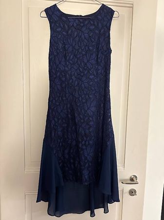 Ballsaison: Swing Ballkleid dunkelblau, Größe 36 bis 38