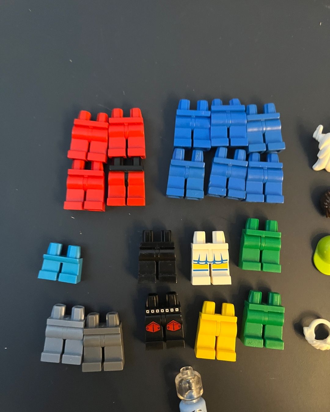 Giocattoli: Diverse Lego Minifigurenteile – Nuovo (secondo la descrizione) da Lupsingen venduto da sil_l6wg 2
