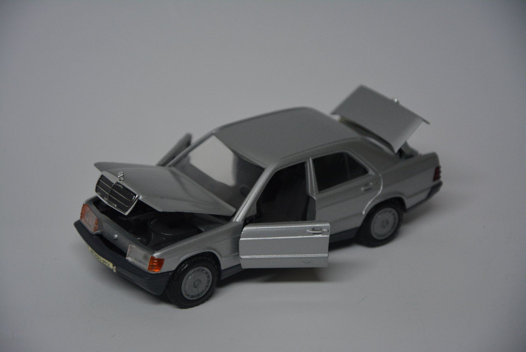 Mercedes-Benz Modellautos: Mercedes-Benz 190E W201 , Cursor  Modell , 1:35 – Neu und originalverpackt aus Goldach von Feivel9 2