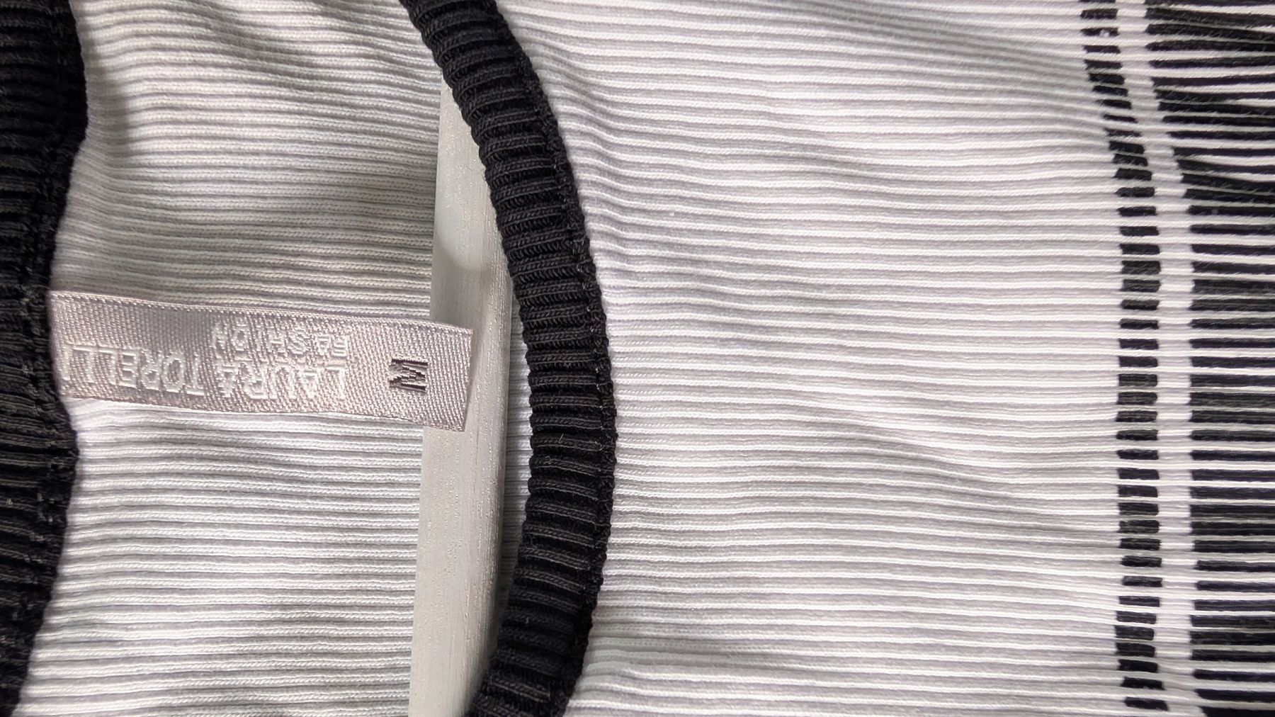 Top: Laura Torelli Tanktop Weiss Grösse M – Nuovo (secondo la descrizione) da Embrach venduto da sin_7ljf 4