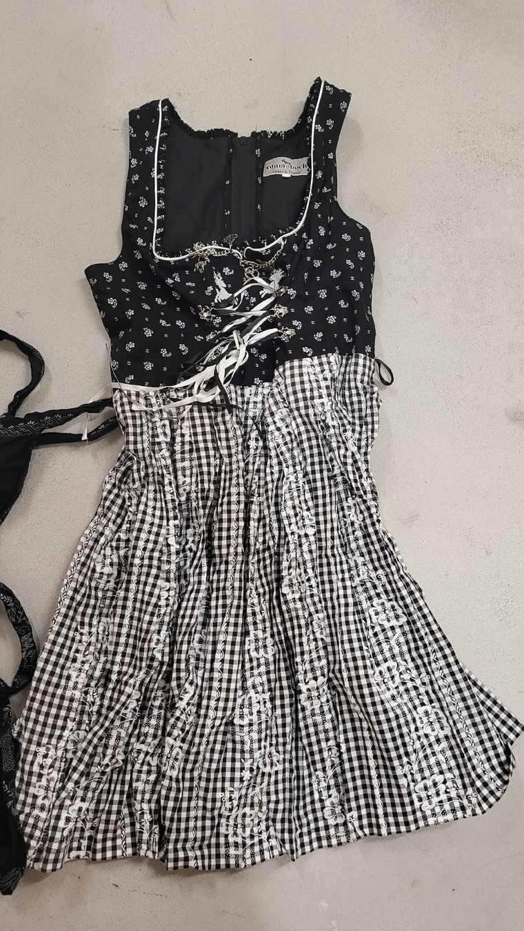 Robes: Dirndl  Tracht Grösse M – D'occasion à zürich par wuscheli0102 2
