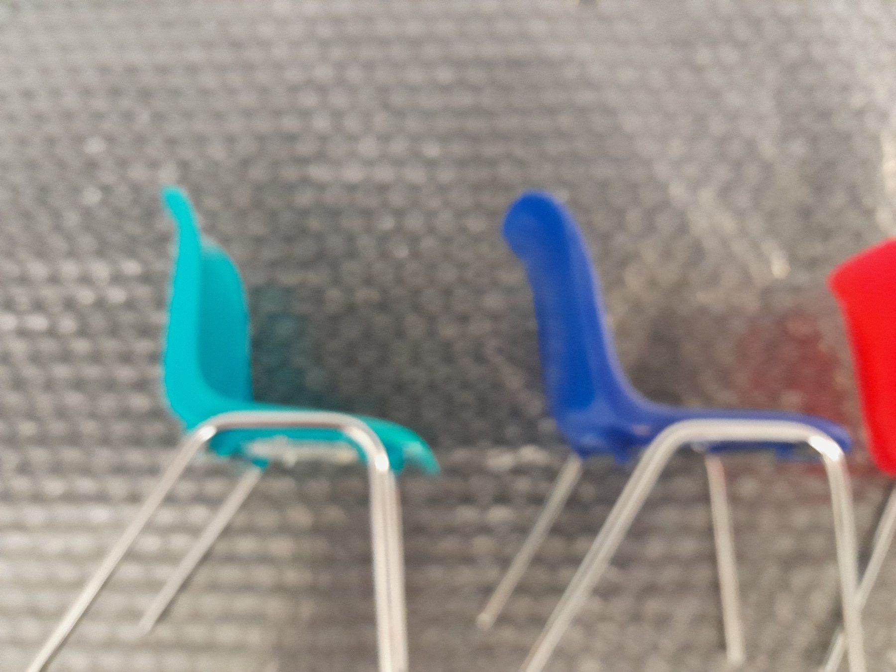 Giocattoli: Mini Plastik Metallstühle – Usato da Rüti ZH venduto da Alemanni 3