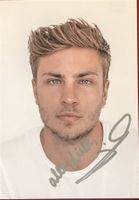 Jannik Schümann Autogramm signiert Foto 10x15cm