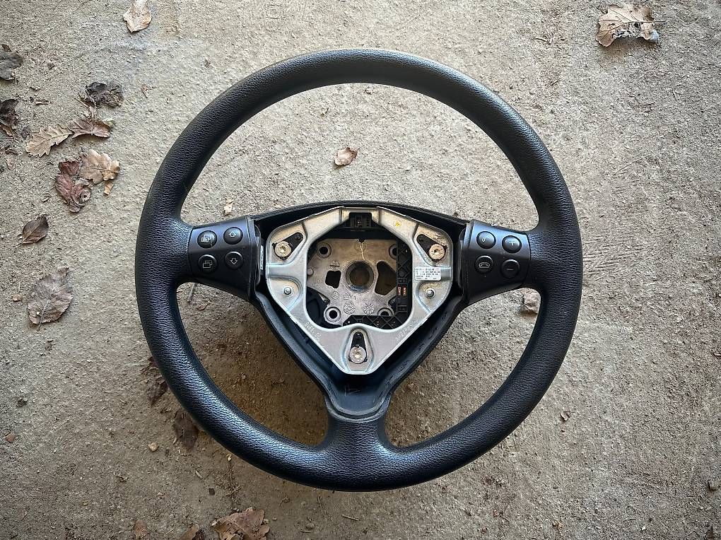 Toutes les pièces auto: Volant Mercedes A150 W169 – D'occasion à Montana par SamF3300