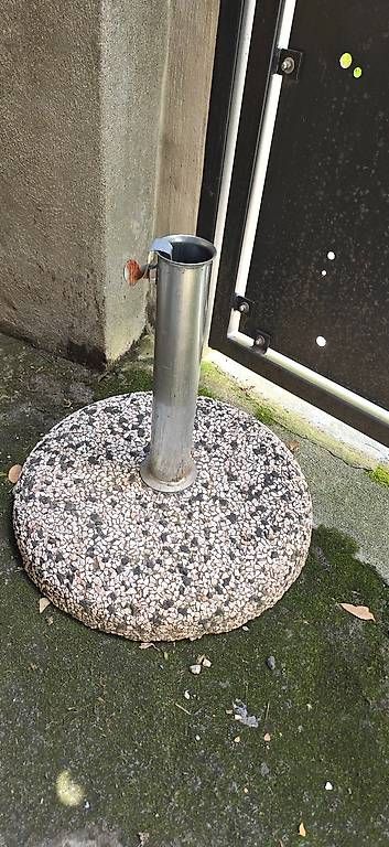Ombrelli: Base ombrellone – Usato da Locarno venduto da lag_j76q