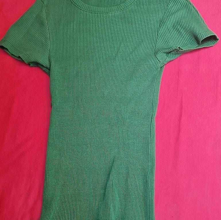 T-shirt: Grünes T schirt – Usato da Riehen venduto da Joloe