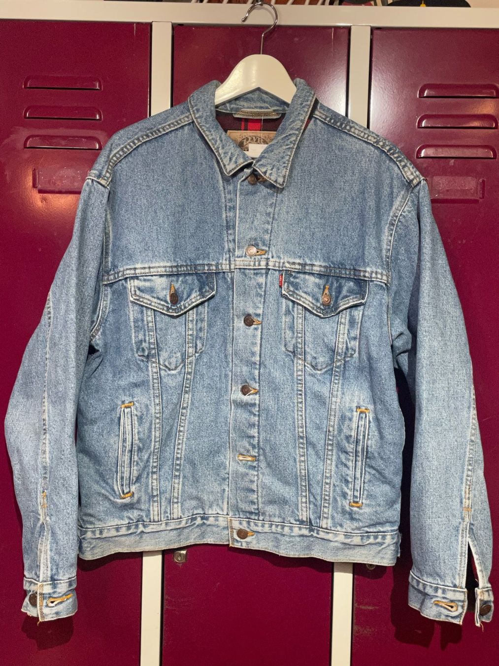 Levi's Jacken: VINTAGE LEVI'S PLAID LINED DENIM JACKET SZ: M – Gebraucht aus Cortaillod von Stay_Alive_vintage