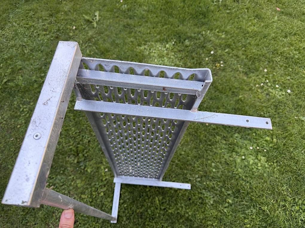 Gitter & Roste: Gitterstufe neu – Gebraucht aus Thun von loria100 2