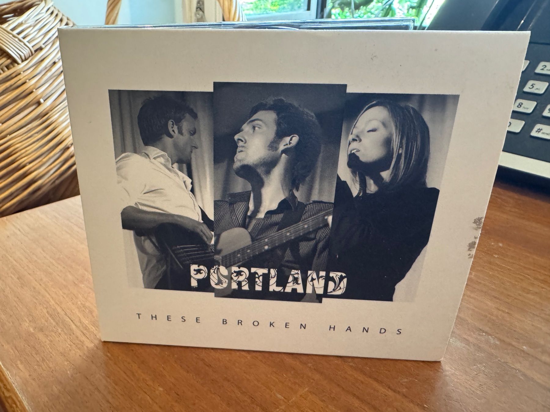 : Portland - These Broken Hands - HG42D – Gebraucht aus Küsnacht ZH von swisssales.net