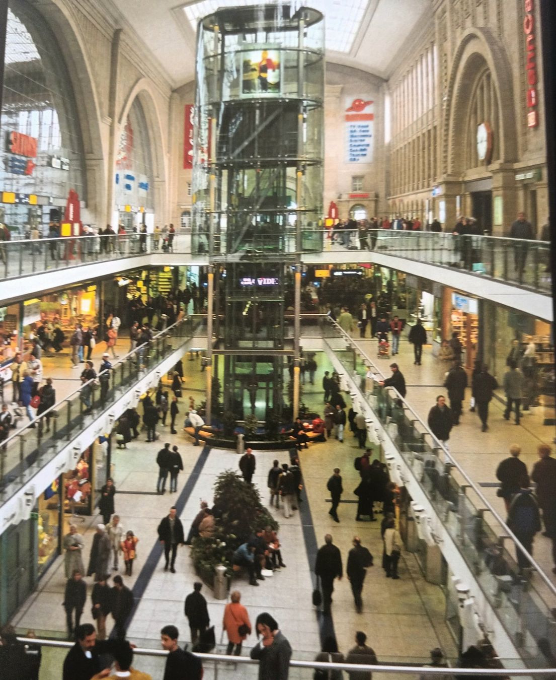 Libri: Hauptbahnhof Leipzig – Nuovo (secondo la descrizione) da Lausanne venduto da ggr 4