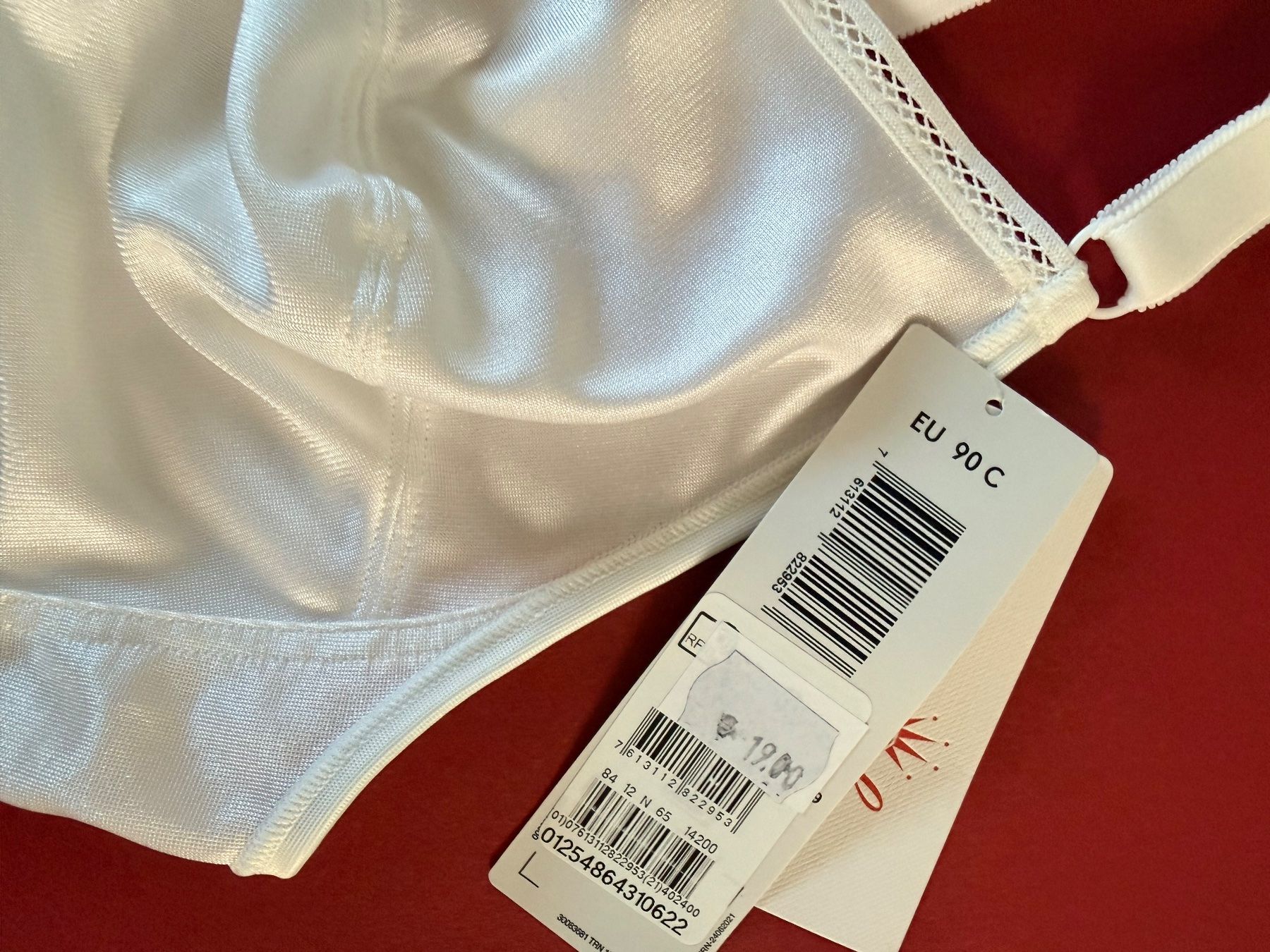 Triumph Sonstige Unterwäsche: TRIUMPH, Bügelloser BH ELASTIFORM, Grösse 90C, Farbe Weiss – Neu und originalverpackt aus Rudolfstetten von gst_g7xl 1