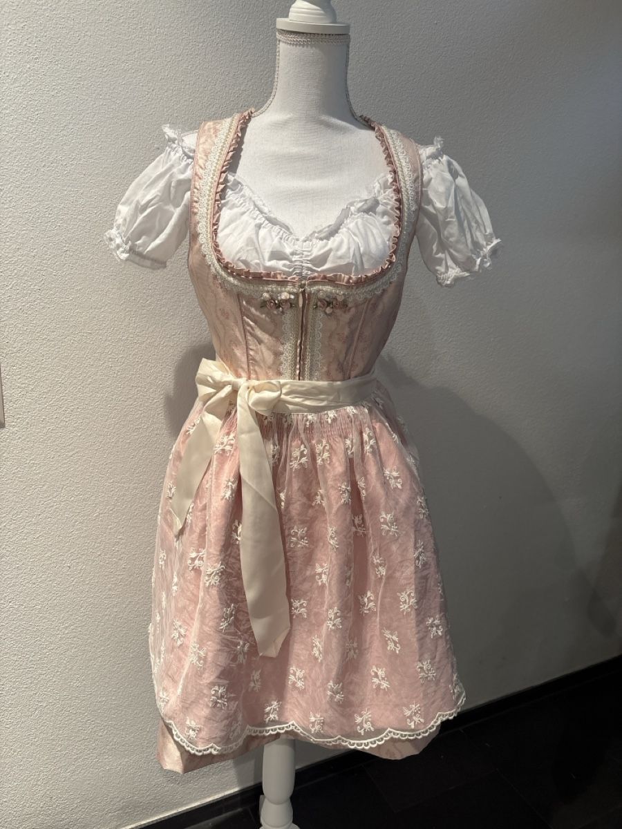 Krüger Vestiti: Dirndl mit Spitzenschürze  – Usato da Wiesendangen venduto da Powersandra03