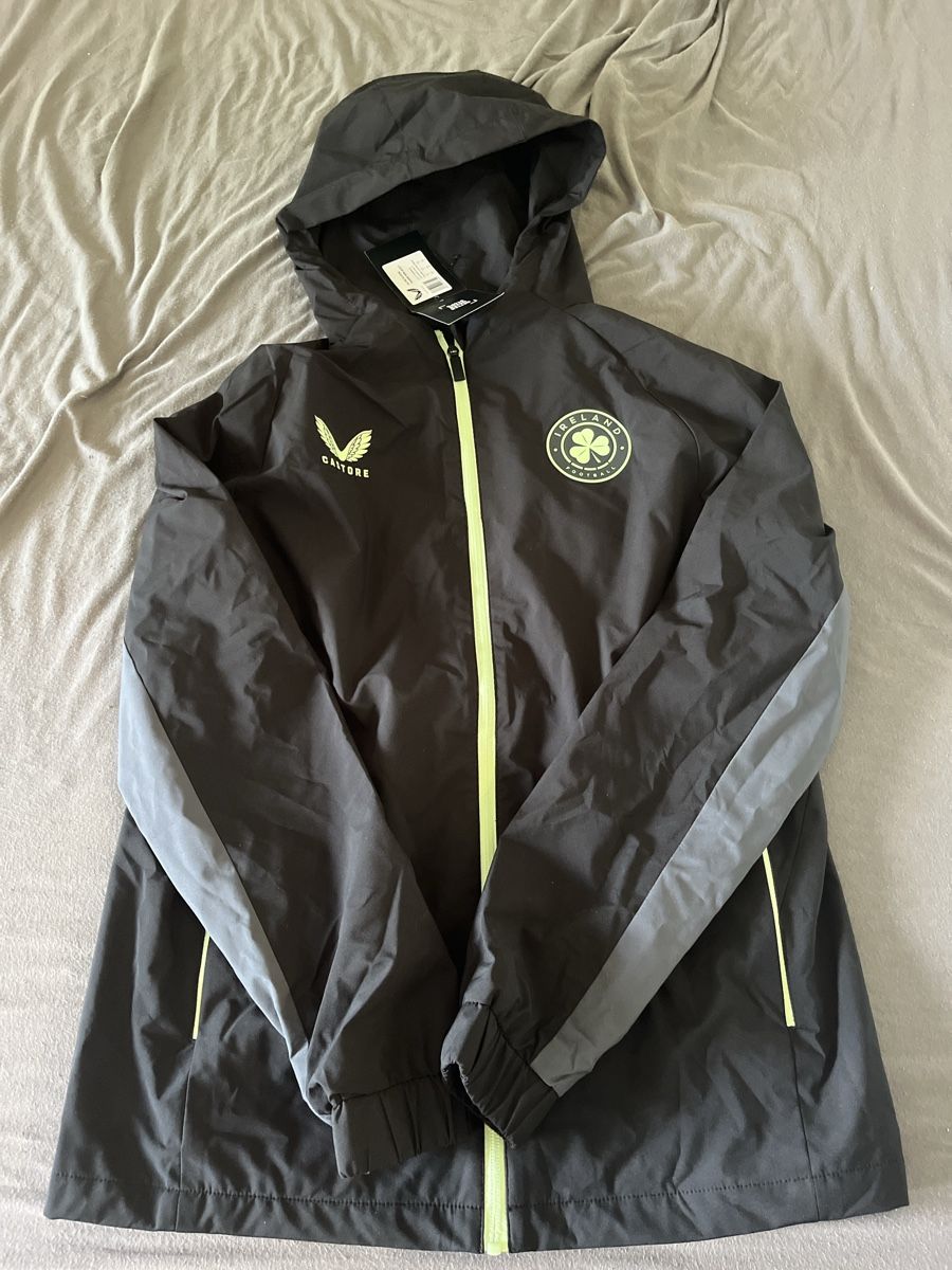 Giacche: Veste ireland – Nuovo e nell'imballaggio originale da Chambésy venduto da wal_zv2t