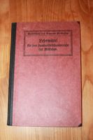 antikes Lehrmittel für den Handarbeitsunterricht der Mädchen