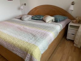 Bett mit Lattenrost günstig zu verkaufen