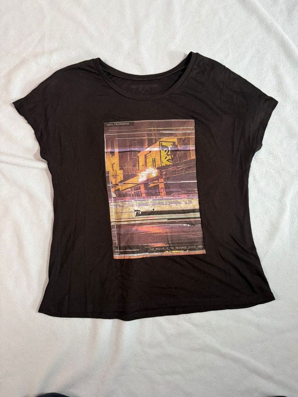 Obey T-shirt: Obey T-Shirt – Usato da Bern venduto da jbern3012