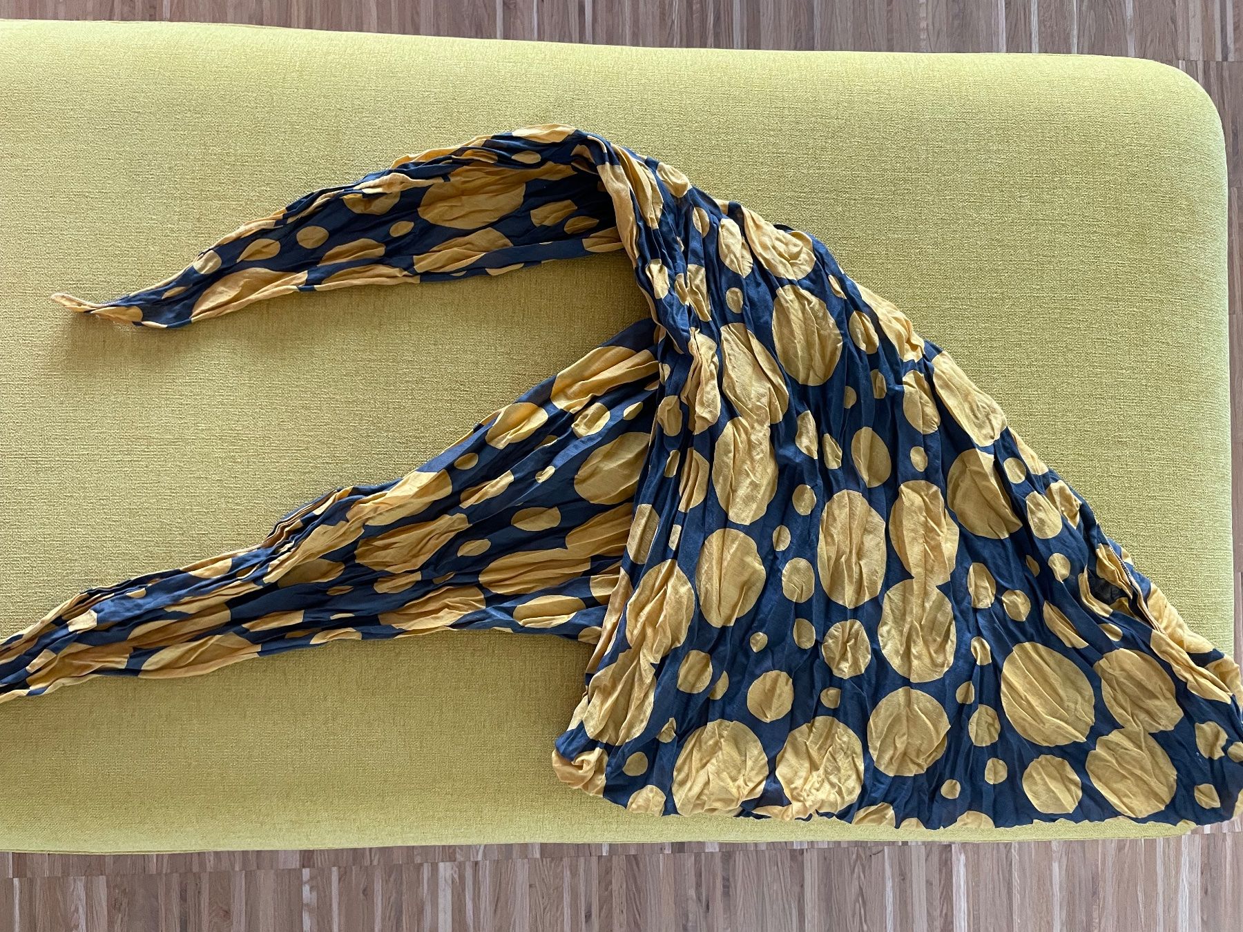 Foulard & Sciarpe: Damen-Dreieckstuch – Nuovo (secondo la descrizione) da Feusisberg venduto da Mila1122 1