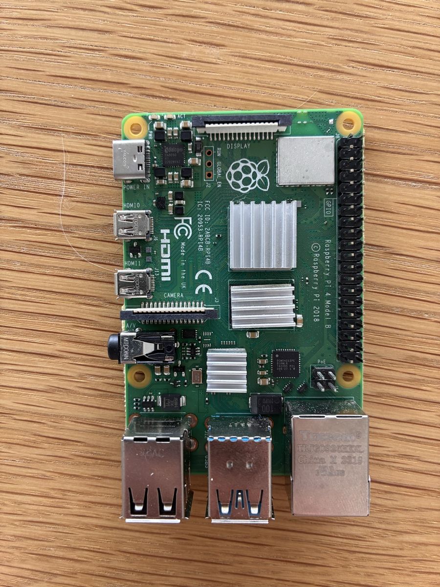 Raspberry Pi PC: Raspberry Pi 4 Model B 2GB - mit Zubehör – Usato da Cham venduto da MaxBraten 1