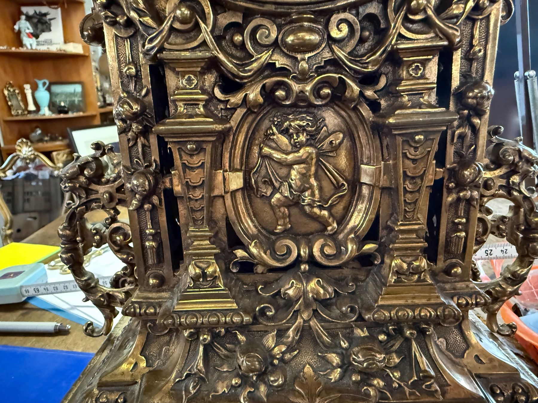 Orologi da terra & Orologi da parete: Antike Pendule Tischuhr Ormolu aus Räumung – Usato da Bern venduto da Jwpm66 2