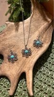 Schönes Schmuckset mit Türkis-Blume 