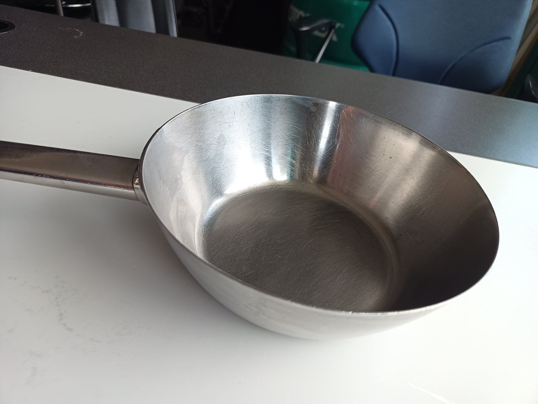 Padelle: Gastro Pfanne Sauteuse – Usato da Oberegg venduto da 19franzi94 2