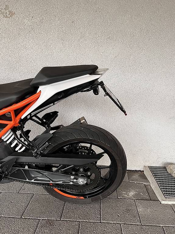 KTM Strada: KTM Duke 125 ab Service – Usato da Grossaffoltern venduto da MS4TT 1