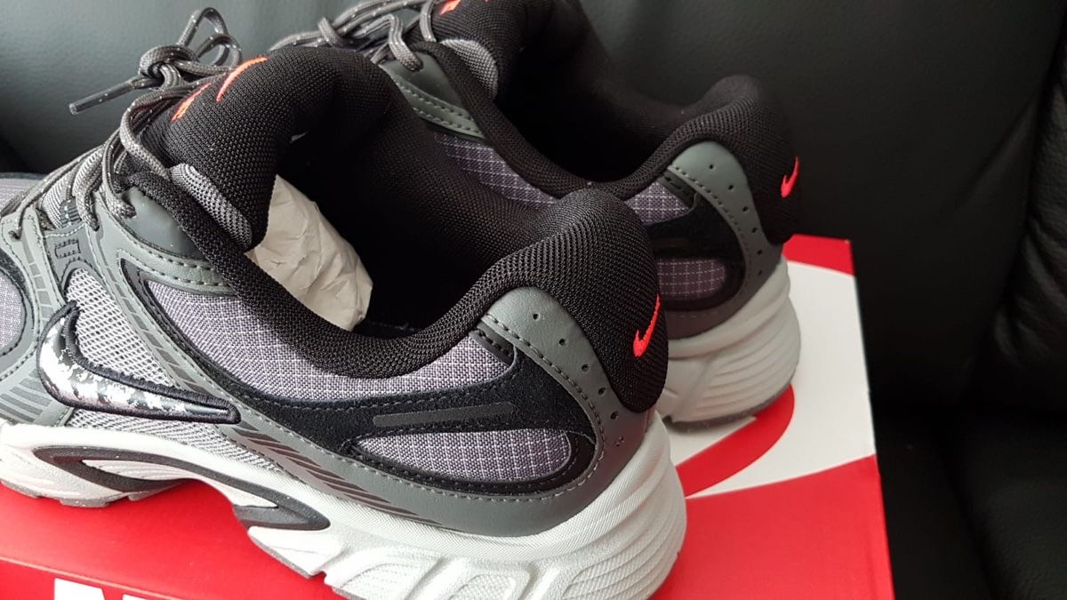 Nike Scarpe da uomo: Nike V5 RNR SE Gr.43 – Nuovo e nell'imballaggio originale da Zürich venduto da 280_yc86 3