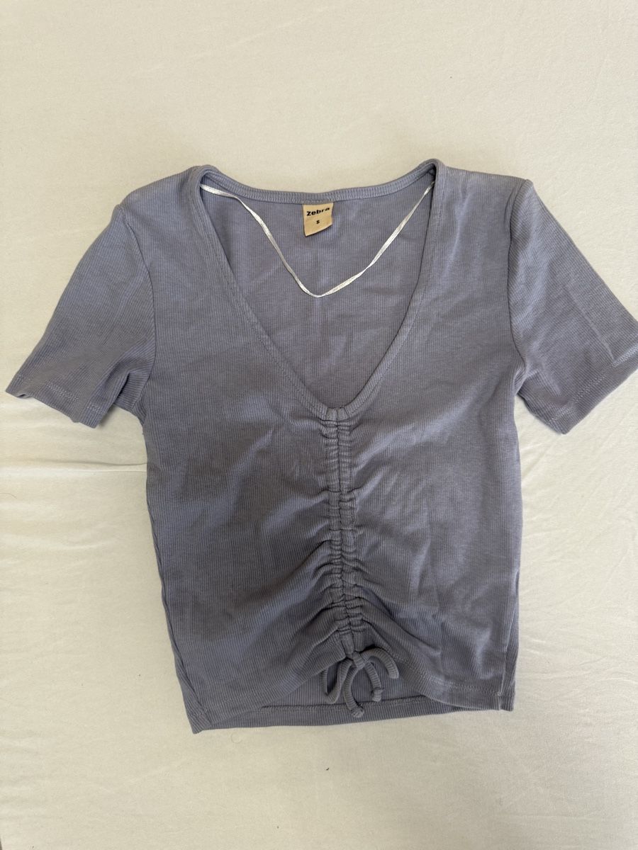 Top: DAMEN TOP GR. S – Usato da Winterthur venduto da fij_f65r 1