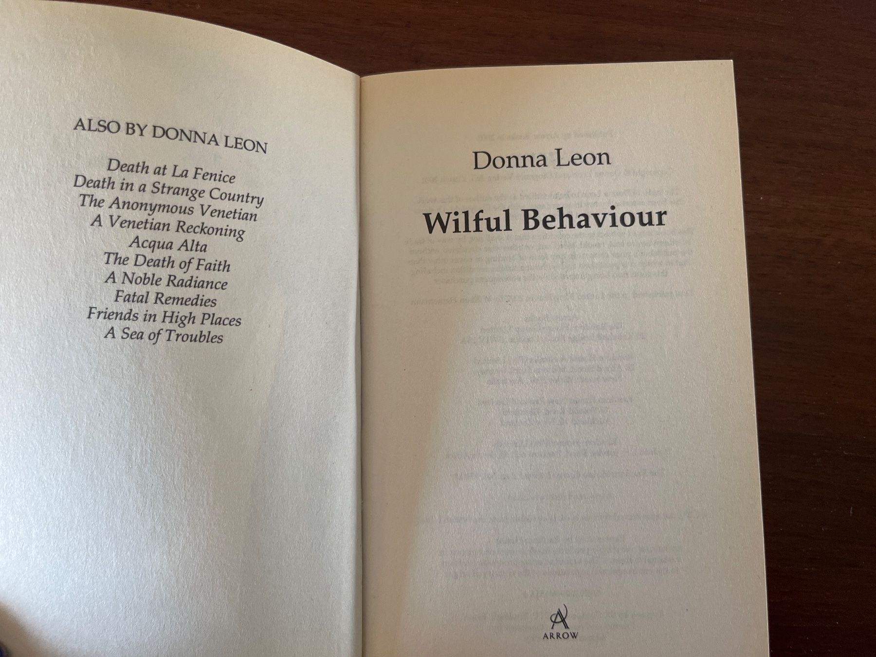 Libri: Buch - Willful Behaviour, Donna Leon, englisch – Usato da Luzern venduto da Jiggy_8898 4