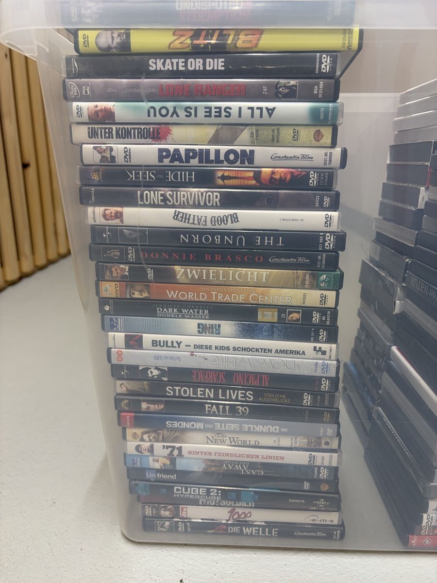 Alle DVDs: DVD Filme/Serien – Gebraucht aus Bülach von Lacoste01 2