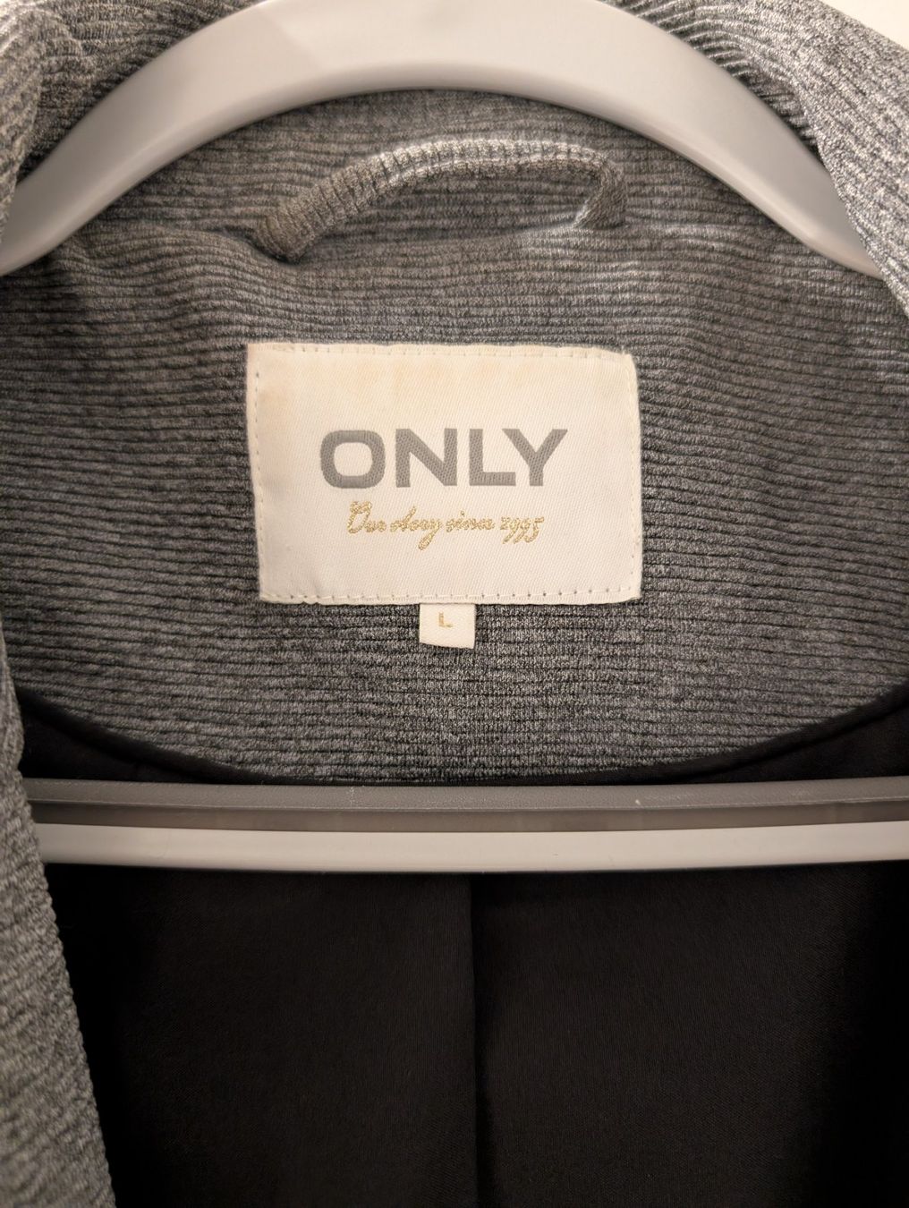 Only Cappotti: ONLY grauer Mantel Gr. L – Usato da Schönenwerd venduto da sal_75dx 2