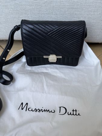 Kleine Ledertasche von Massimo Dutti