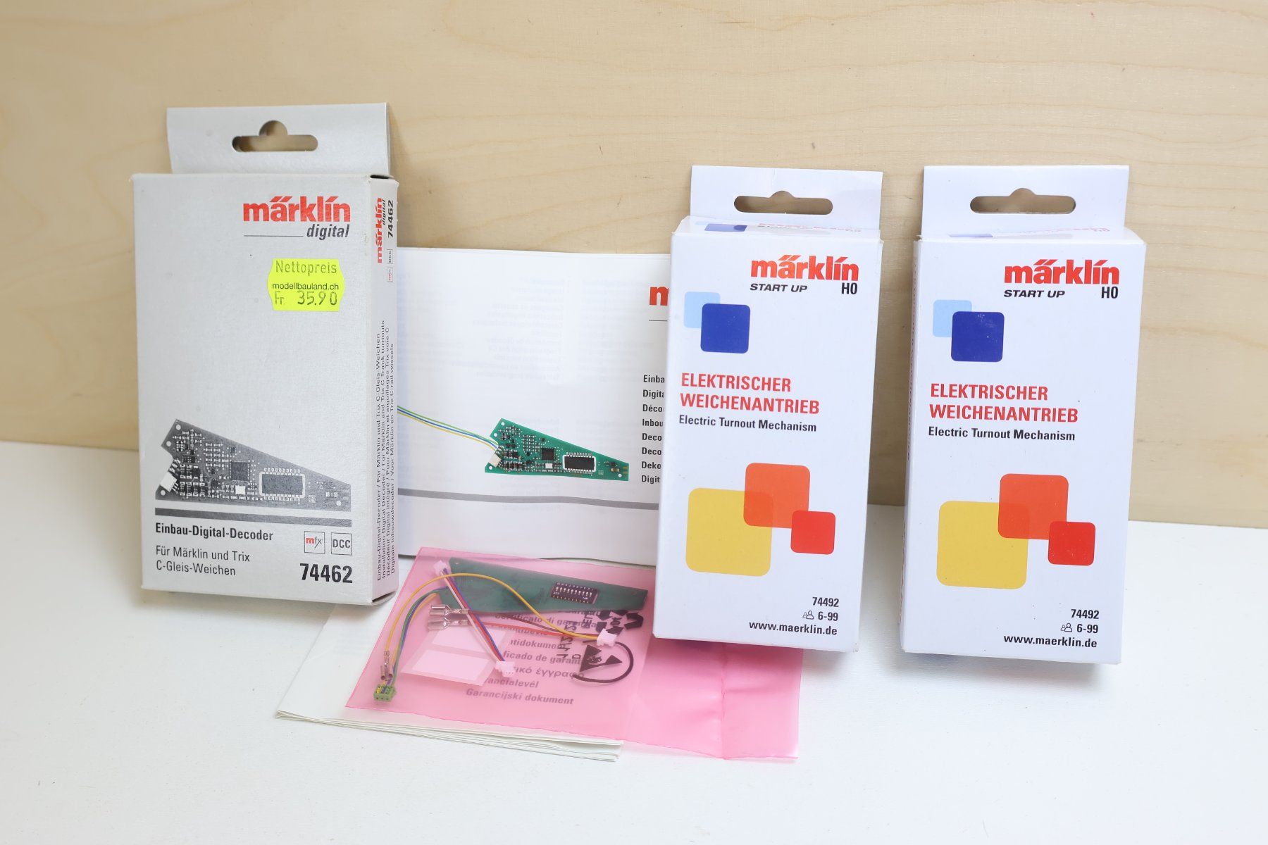 Märklin Modelleisenbahnen: Märklin Weichendecoder 74462 + El. Antriebe C-Gleis H0 - Neu – Gebraucht aus Winterthur von Monstera 2
