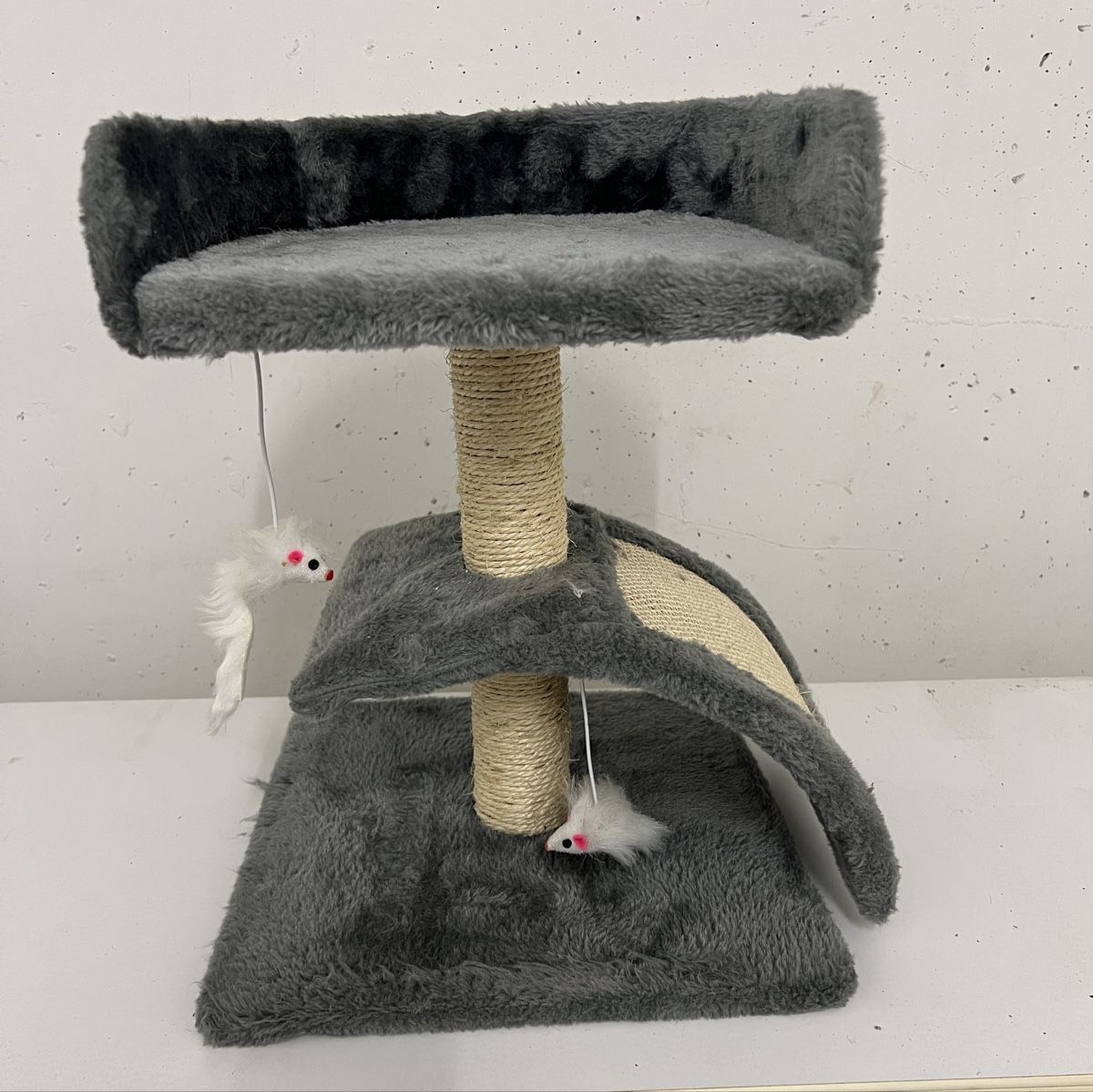 Katzenbaum - Kratzbaum: Kleiner Katzenbaum  – Gebraucht aus Büttikon AG von Jahacymipa.01 1