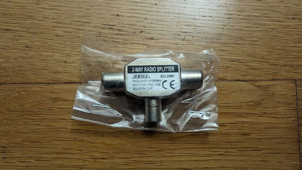 2-Wege-T-Splitter, 1 x Stecker auf 2 x Buchse, Koaxial (Neu und ...